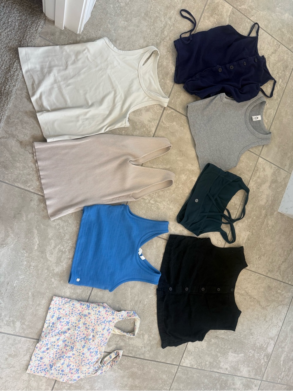 Various tops for 40$!